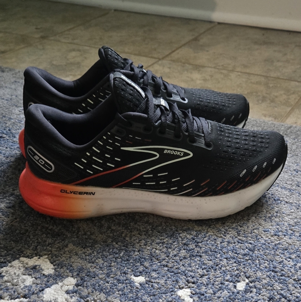 Brooks Glycerin GTS 20 Black and Red Running  Athletic Shoes Men's Size 9.5